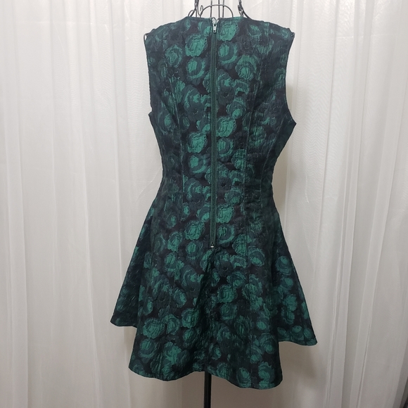 Honey Punch Sz M NWT Festivity Skater Dress - Picture 10 of 14